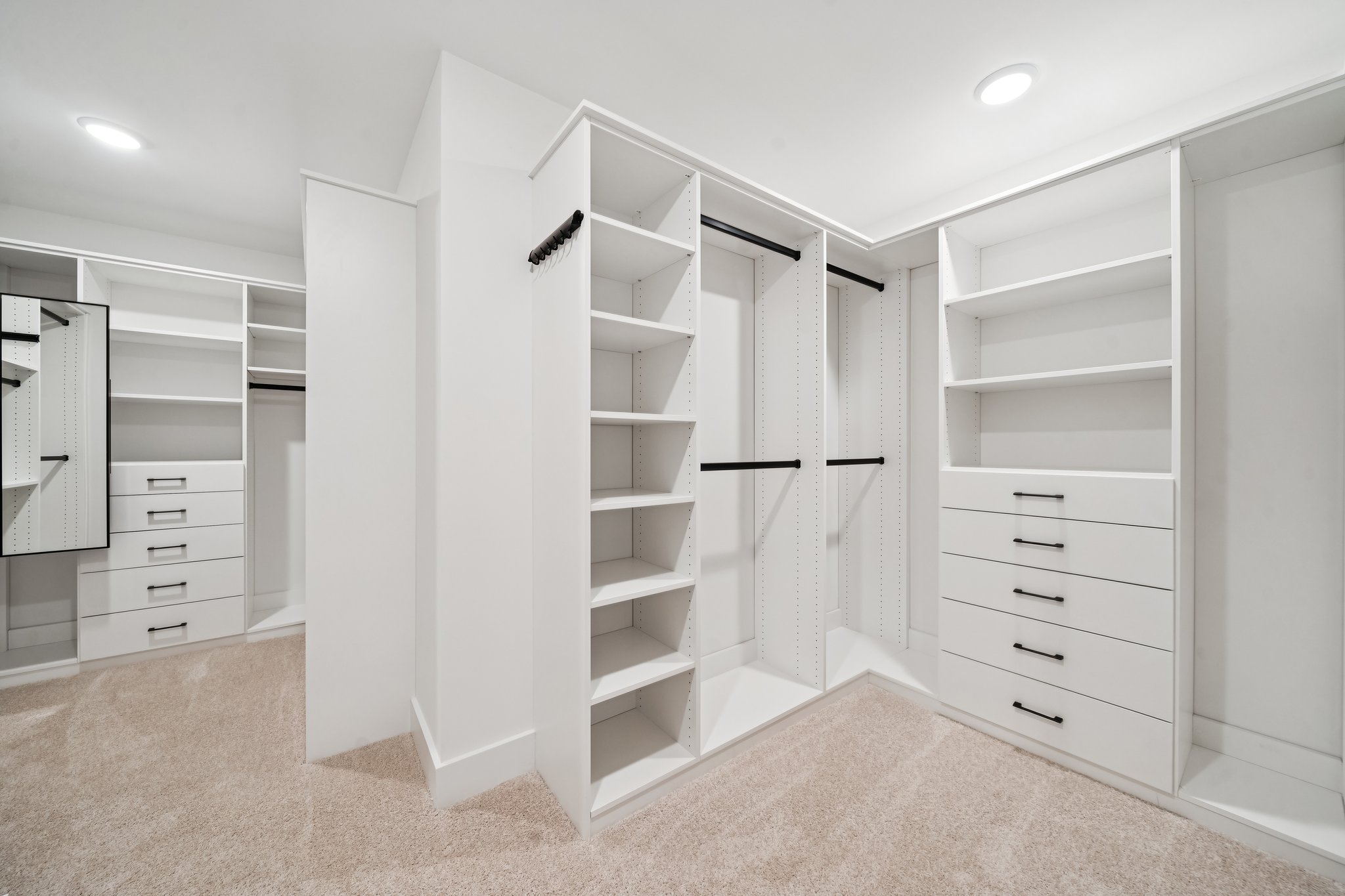 23i_RCI Jemma closet